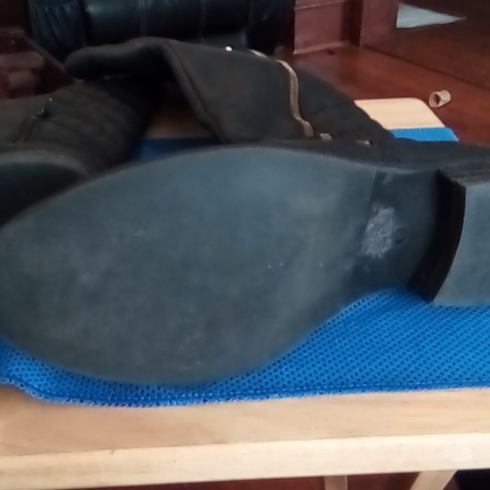 boots - Picture 6 of 8